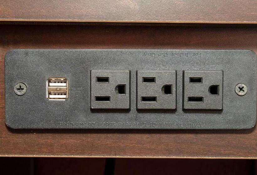 اتاق لوکس, Red Roof Inn Gadsden