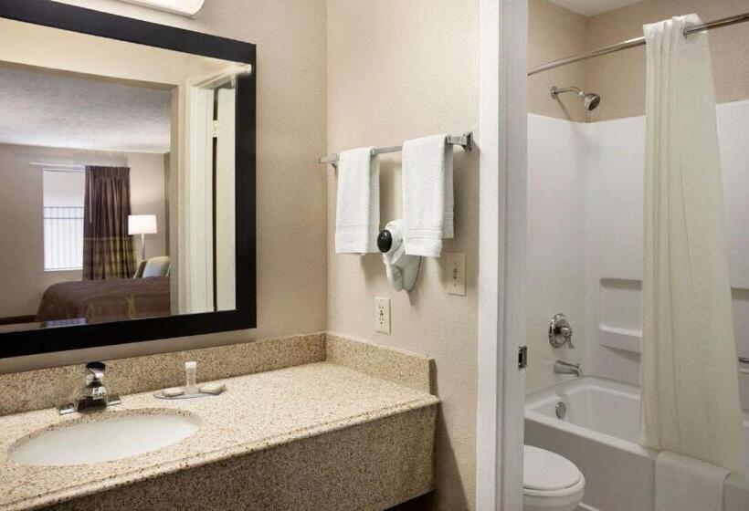 غرفه قياسيه سريرين مزدوجين, Super 8 By Wyndham Jackson