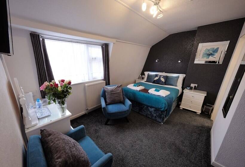 Семейный Номер, Toulson Court