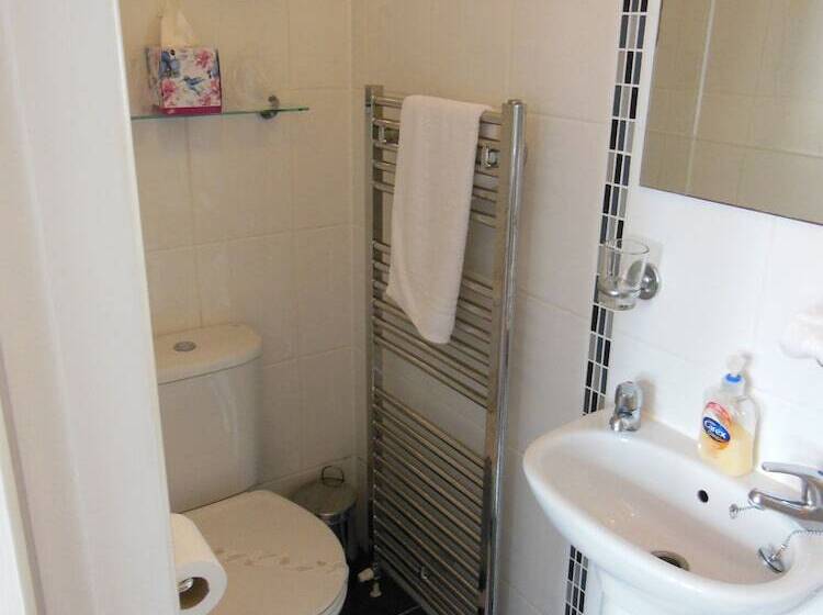 Стандартный Номер Нижний Этаж, Toulson Court