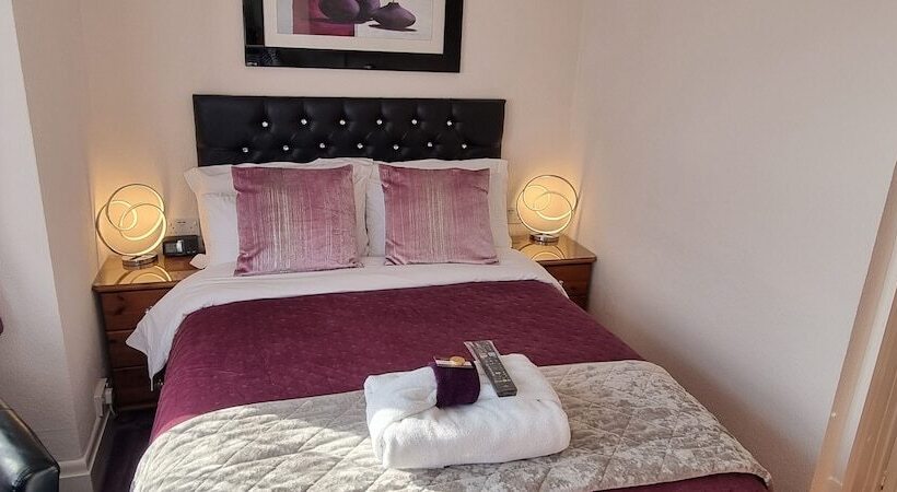 Номер Стандарт, Toulson Court