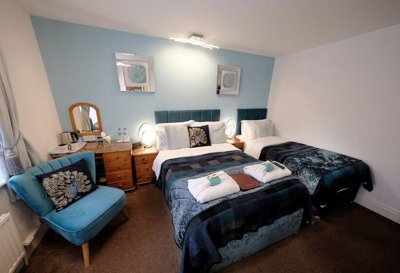 Семейный Номер, Toulson Court