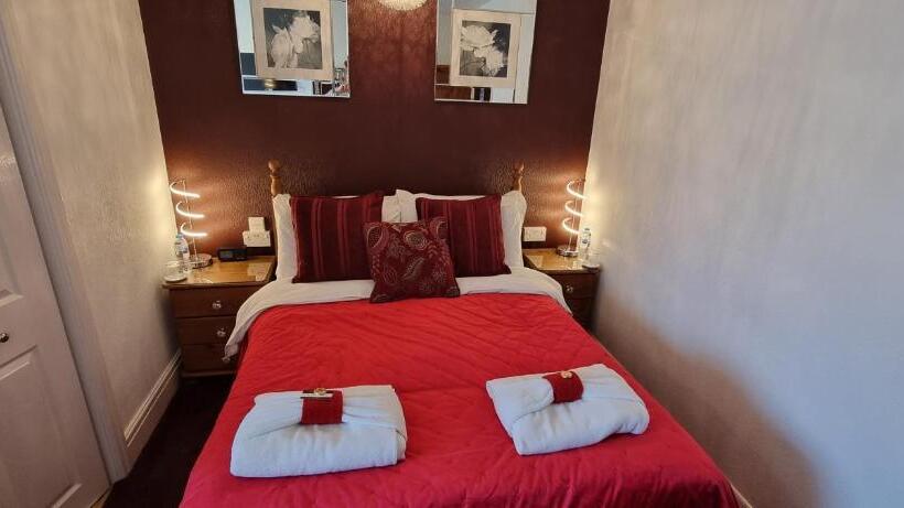 Номер Стандарт, Toulson Court