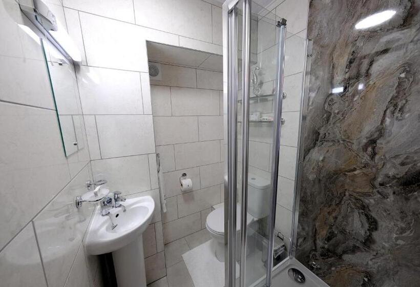 Номер Стандарт, Toulson Court