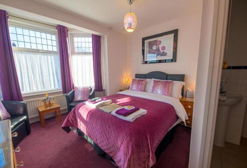 Номер Стандарт, Toulson Court