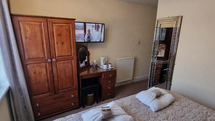 Номер Стандарт, Toulson Court