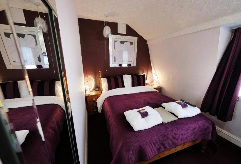 Семейный Номер, Toulson Court