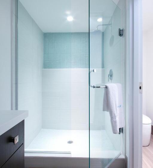 استودیوی لوکس, Royal St. Kitts