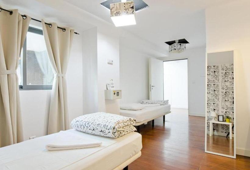 اتاق استاندارد سه تخته با سرویس بهداشتی مشترک, Lisbon Destination Hostel