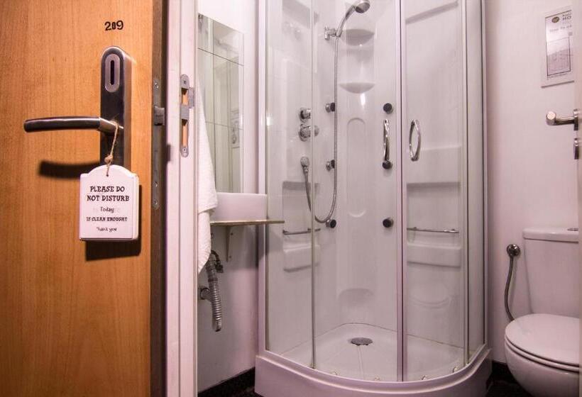 اتاق استاندارد چهار تخته, Lisbon Destination Hostel