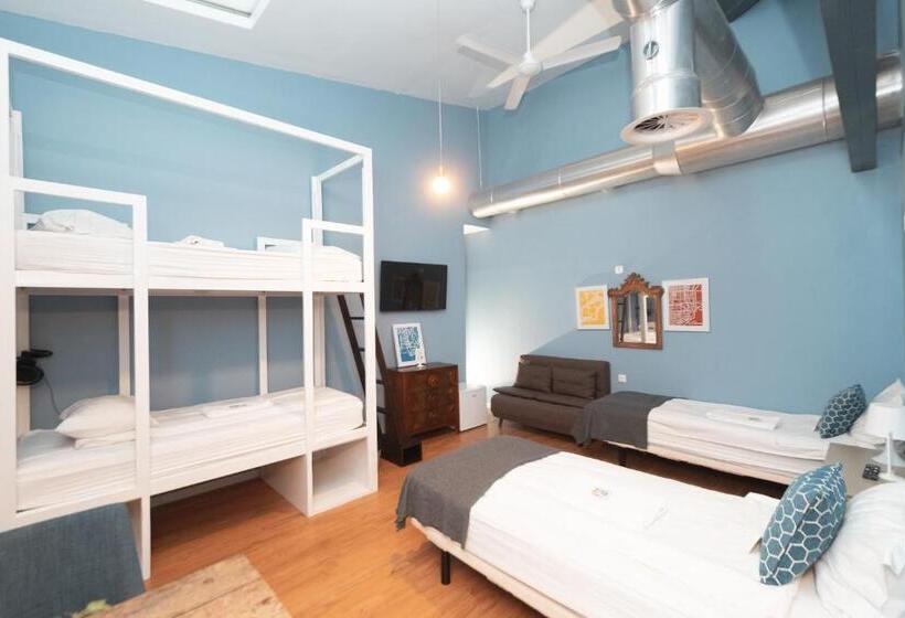 اتاق استاندارد چهار تخته, Lisbon Destination Hostel