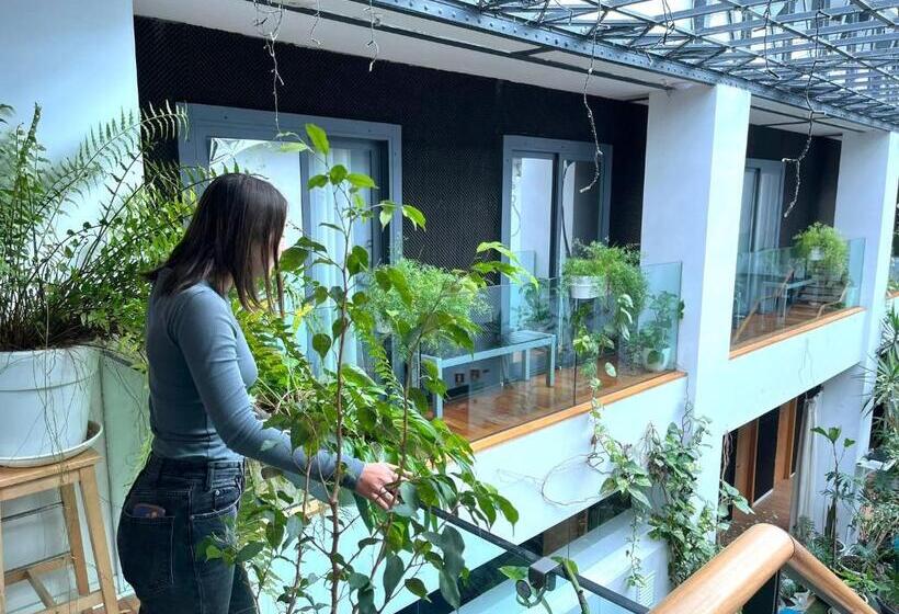 اتاق استاندارد سه تخته با سرویس بهداشتی مشترک, Lisbon Destination Hostel