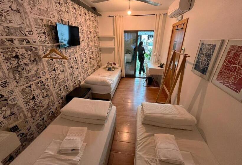 اتاق استاندارد سه تخته با سرویس بهداشتی مشترک, Lisbon Destination Hostel