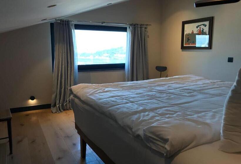 غرفة إدارية مطلة على البحر, Bankerhan