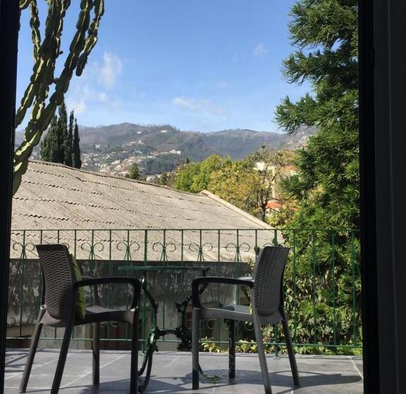 庭の見えるスタンダードトリプルルーム, Vitorina Corte Guesthouse
