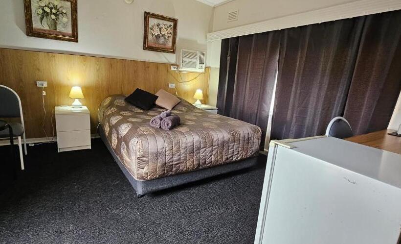 חדר אקונומי, Blue Lake Motel