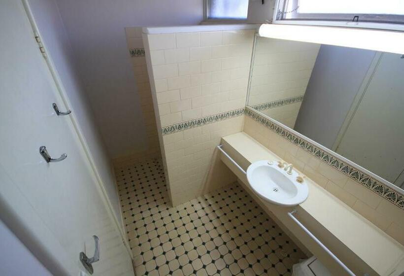 חדר אקונומי, Bunbury Motel