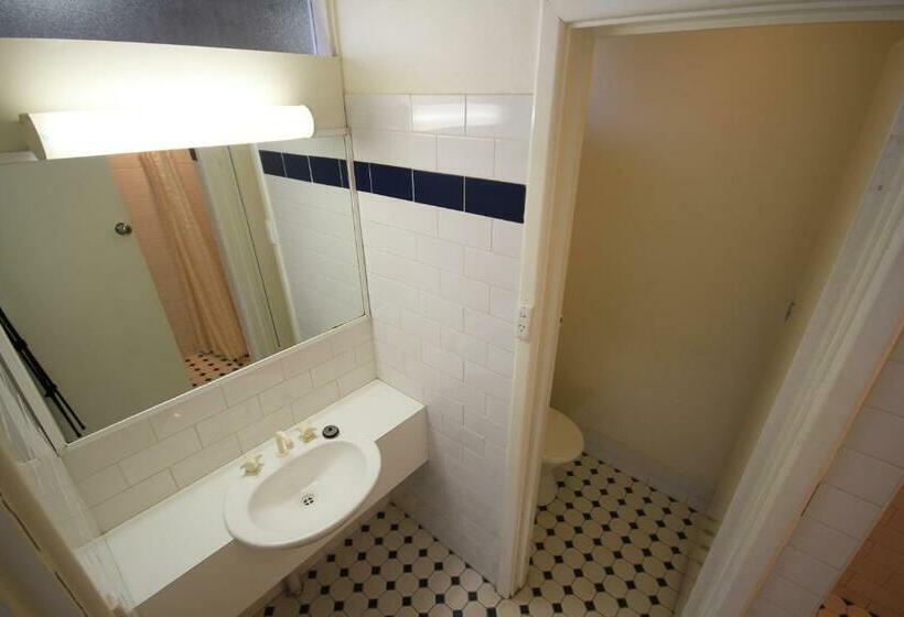 חדר אקונומי, Bunbury Motel