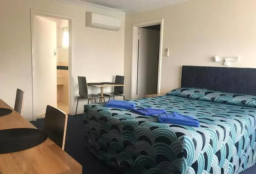 Perhesviitti, Bunbury Motel