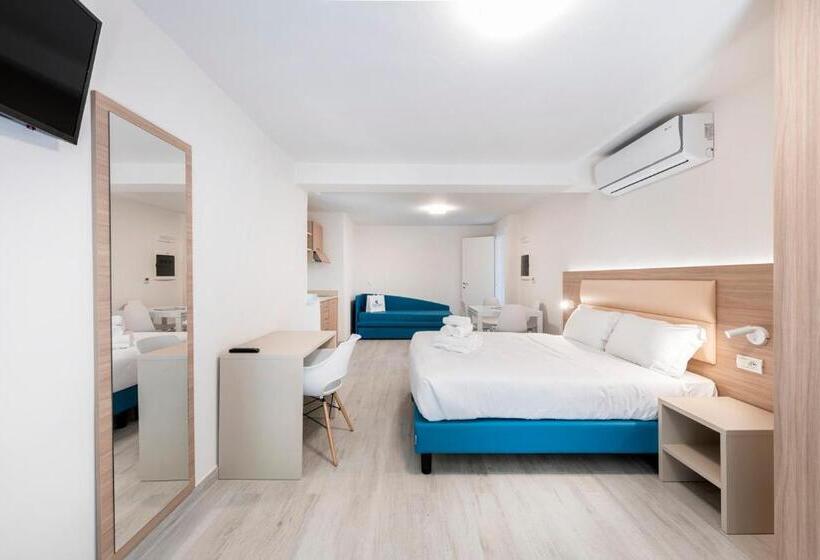 Студио Стандарт с Балконом, Club Del Sole Desenzano Lake Village