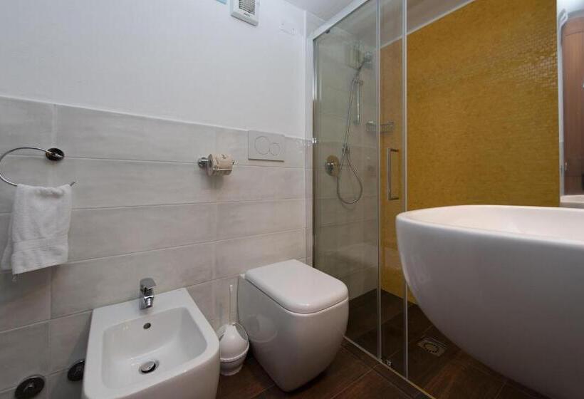 1 Bedroom Apartment Lake View, Club Del Sole Desenzano Lake Village