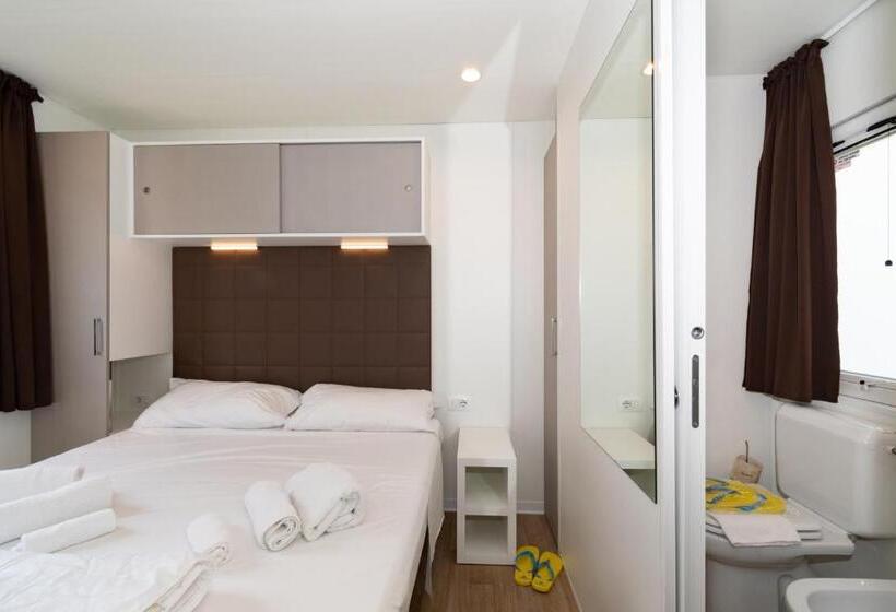 Superior room with lake view, Club Del Sole Desenzano Lake Village