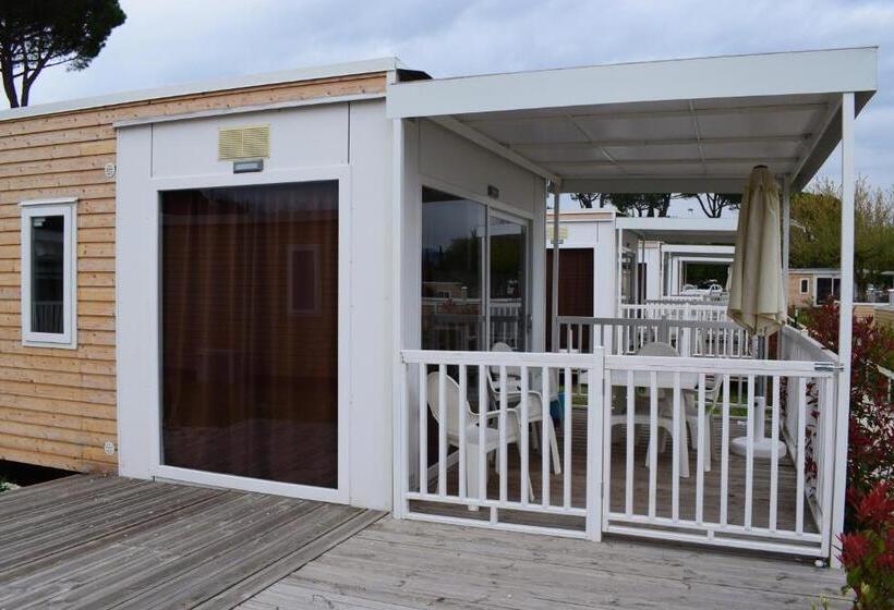 Superior room with lake view, Club Del Sole Desenzano Lake Village