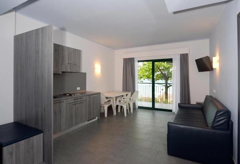 2 Bedrooms Apartment Lake View, Club Del Sole Desenzano Lake Village