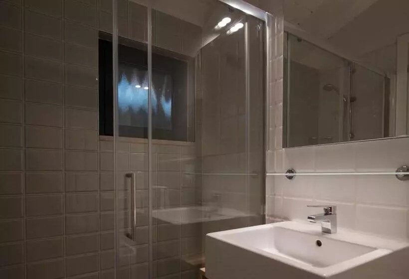 2 Bedrooms Apartment Lake View, Club Del Sole Desenzano Lake Village