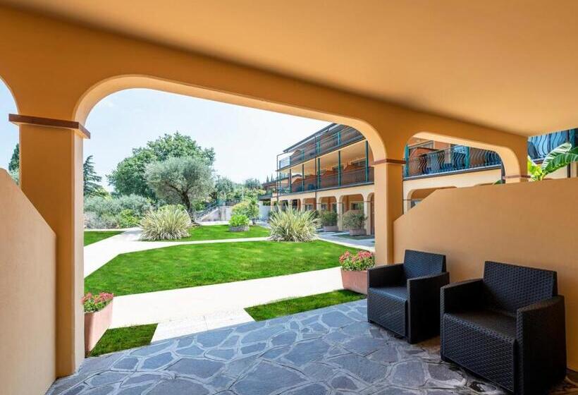 Апартаменты 1 Спальня с Балконом, Club Del Sole Desenzano Lake Village