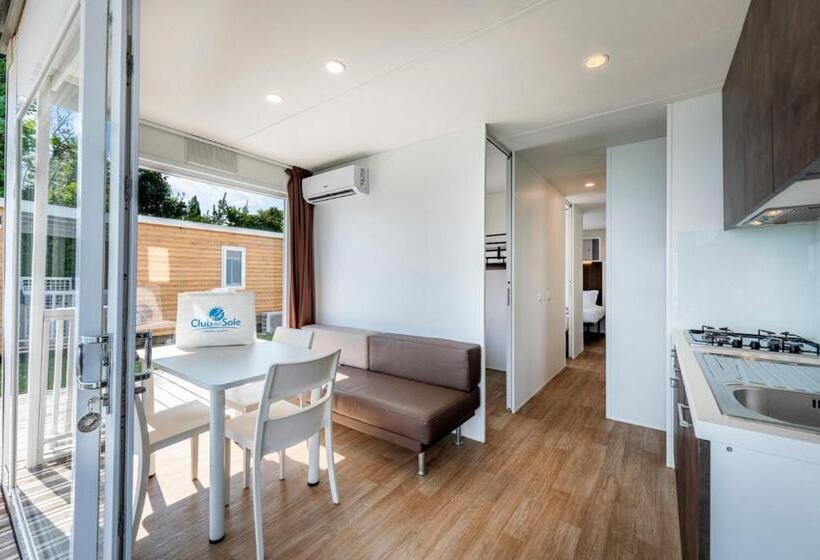 Superior room with lake view, Club Del Sole Desenzano Lake Village