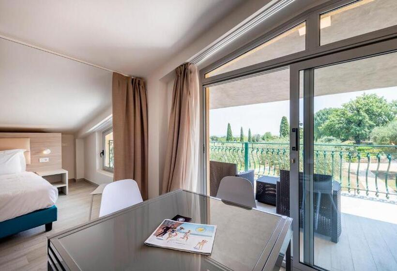 1 Bedroom Apartment Lake View, Club Del Sole Desenzano Lake Village