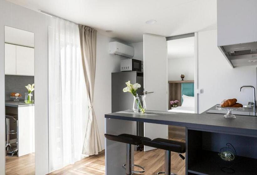 Люкс, Club Del Sole Desenzano Lake Village