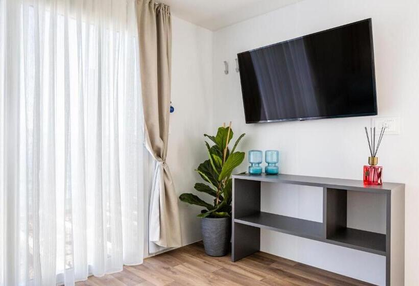 Люкс, Club Del Sole Desenzano Lake Village