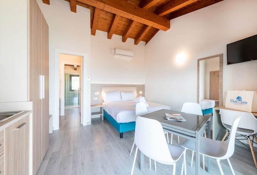 1 Bedroom Apartment Lake View, Club Del Sole Desenzano Lake Village