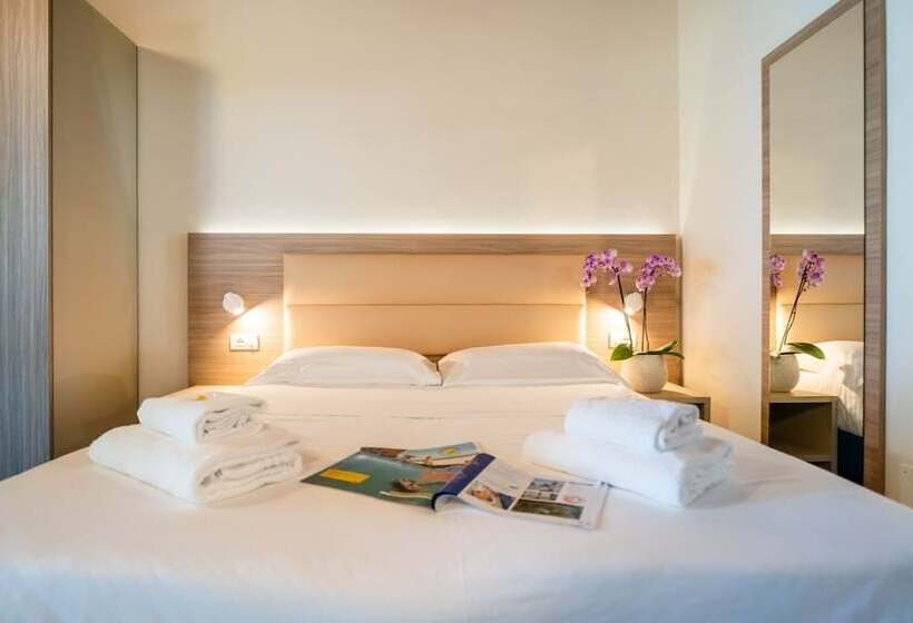 1 Bedroom Apartment Lake View, Club Del Sole Desenzano Lake Village