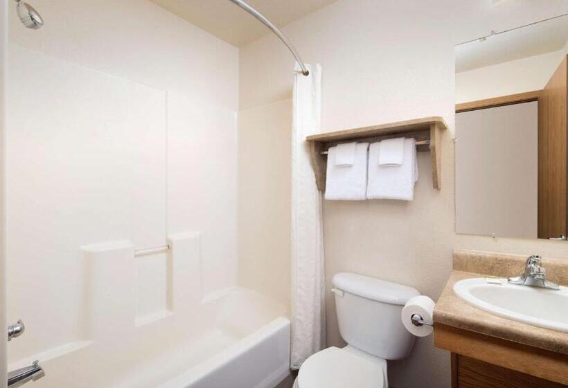 Номер Стандарт 2 Двуспальные Кровати, Extended Stay America Select Suites  Wilmington  West