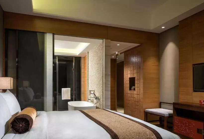 キングサイズベッドのスタンダードルーム, Hualuxe Yangjiang City Center, An Ihg