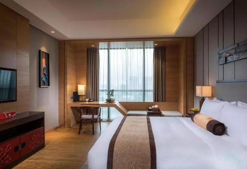 キングサイズベッドのスーペリアルーム, Hualuxe Yangjiang City Center, An Ihg
