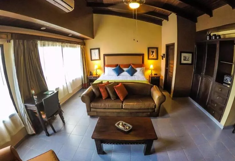 سوییت, Humuya Inn
