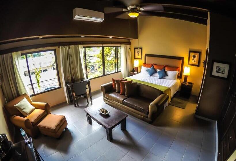 سوییت, Humuya Inn