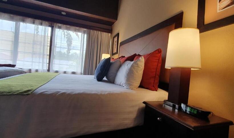 سوییت, Humuya Inn