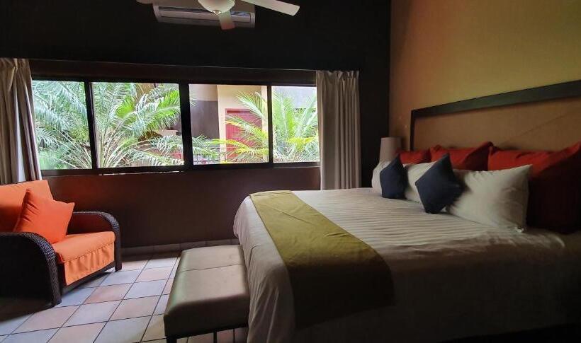 سوییت, Humuya Inn