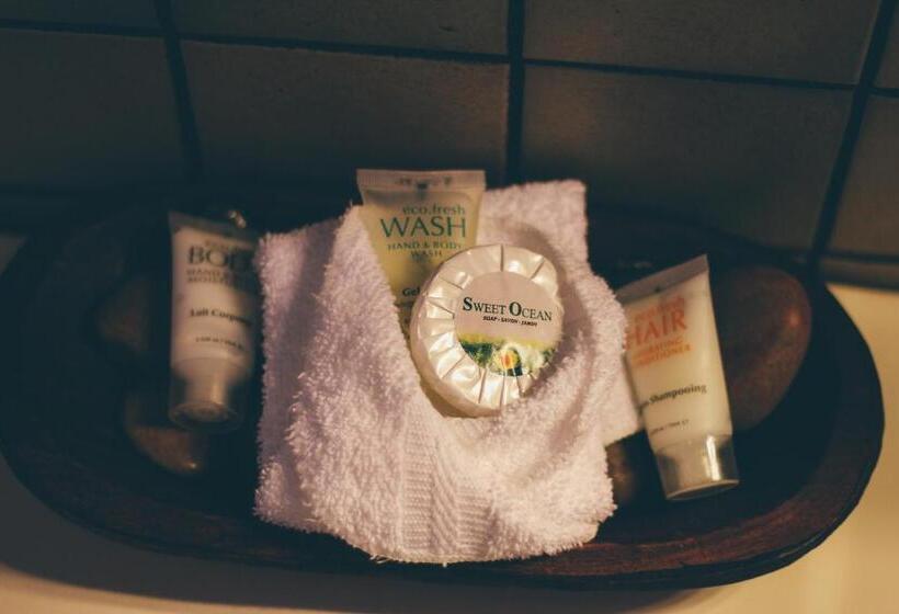 استودیوی استاندارد, Humuya Inn