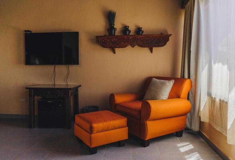 سوییت, Humuya Inn