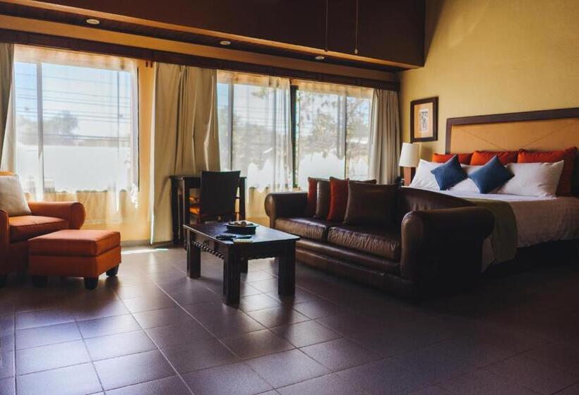 سوییت, Humuya Inn