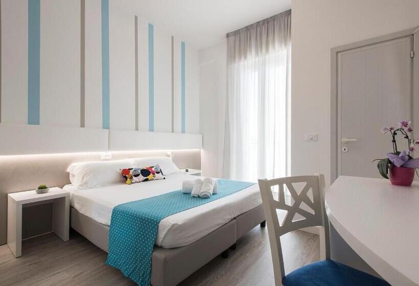 غرفة قياسية مزوَّدة بشُرفة, Majorca