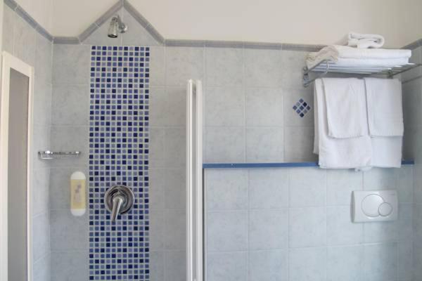 غرفة قياسية, Majorca