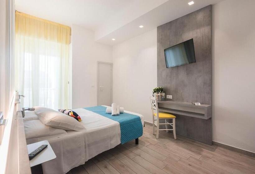 غرفة عائلية, Majorca