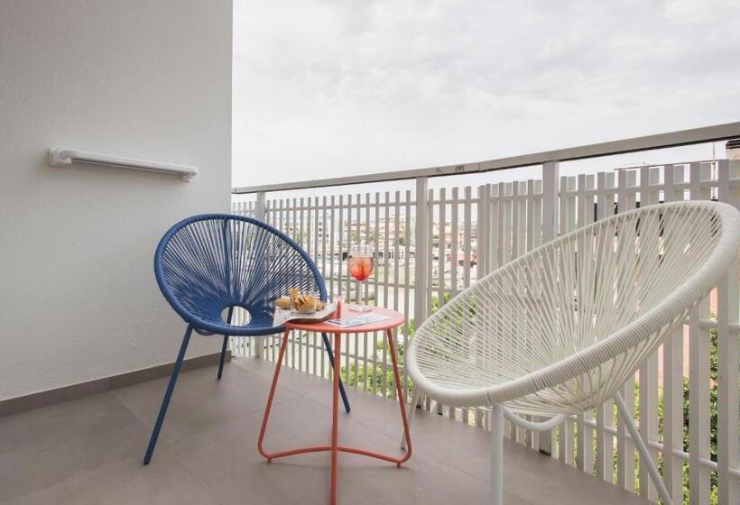 جناح جونيور, Majorca